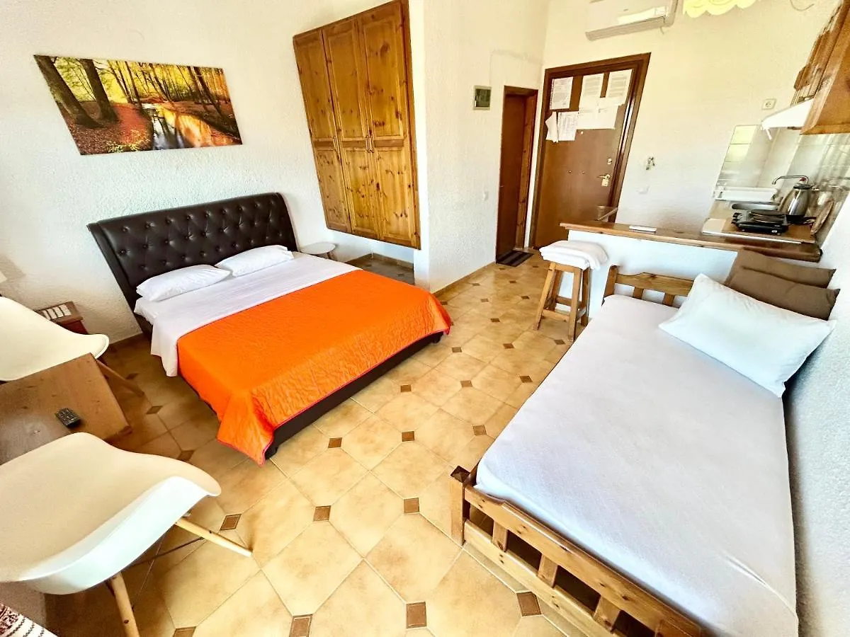 Afitos Villa Kristy 아파트 아피토스